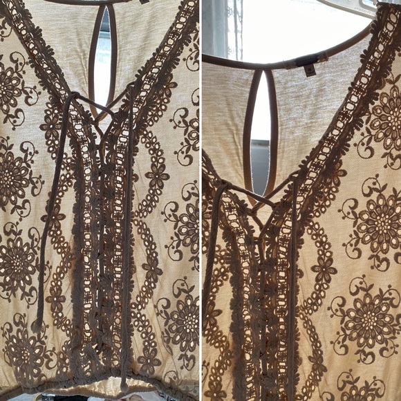 Gimmicks by BKE lace-up mesh embroidered top, cream - Picture 3 of 10